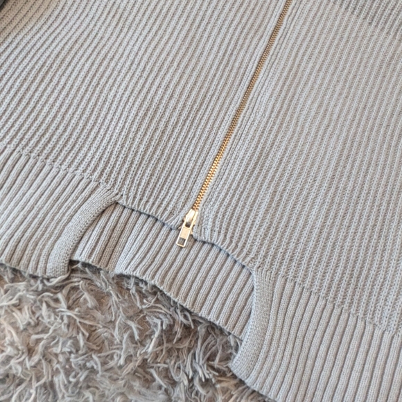 Cabi Reversible Ribbed Knit Fair Play Sweater Exposed Zipper in Baby Blue: Small - Picture 9 of 11